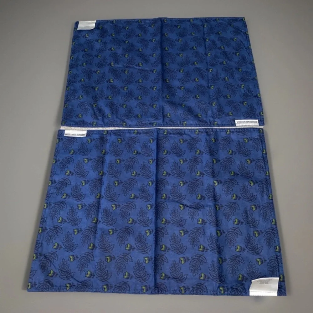 Williams Sonoma Navy Blue Cream Floral Placemats Set‎ (2)